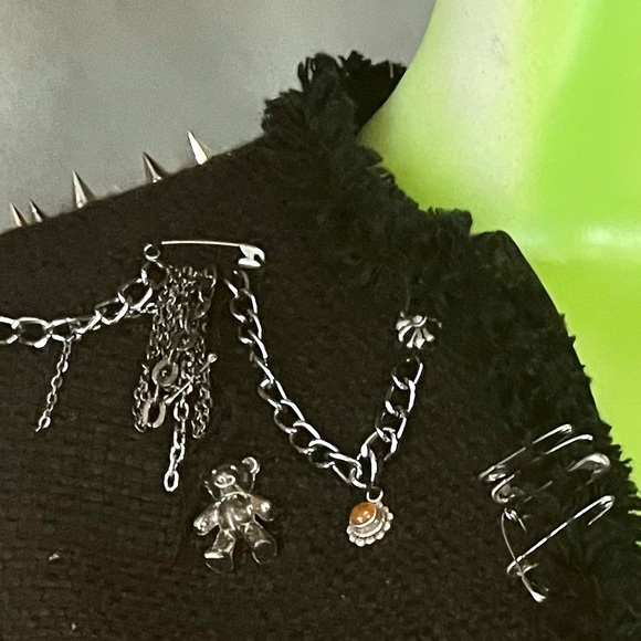 Upcycled Ann Taylor Chunky Boucle’ Jacket w. Chain, Pin & Charm Embellishments - Picture 4 of 16